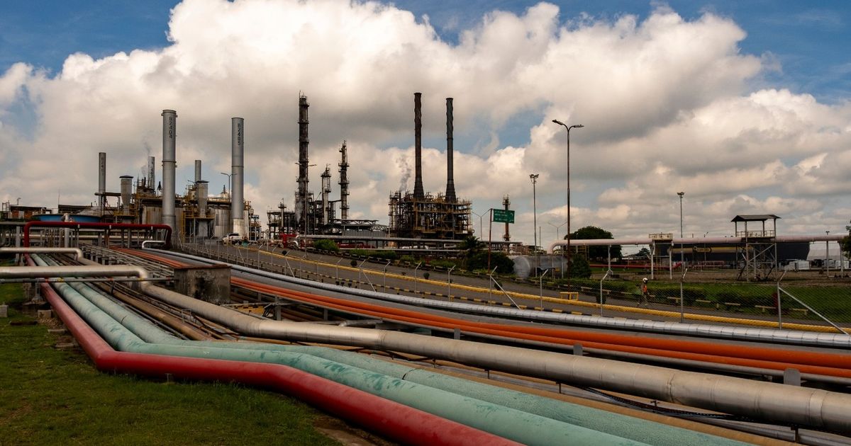 أسعار النفط ترتفع مع تقييم السوق للعقوبات والإمدادات