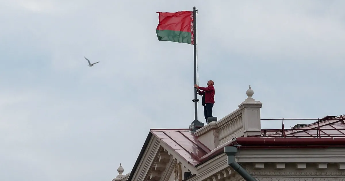 ترمب يرشح مبعوثاً خاصاً إلى بيلاروس ويطالب بالإفراج عن سجناء