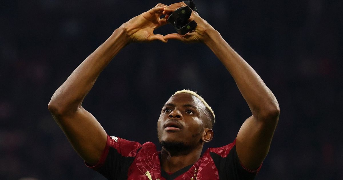 أوسيمين “التاريخي” يسجل “هاتريك” في فوز غلطة سراي على أياكس