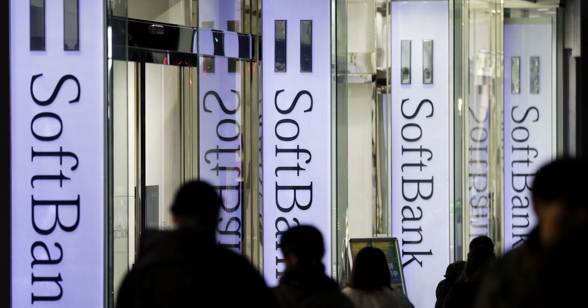 أسهم “سوفت بنك” تنخفض 10% بعد بيع أسهمها في “إنفيديا”