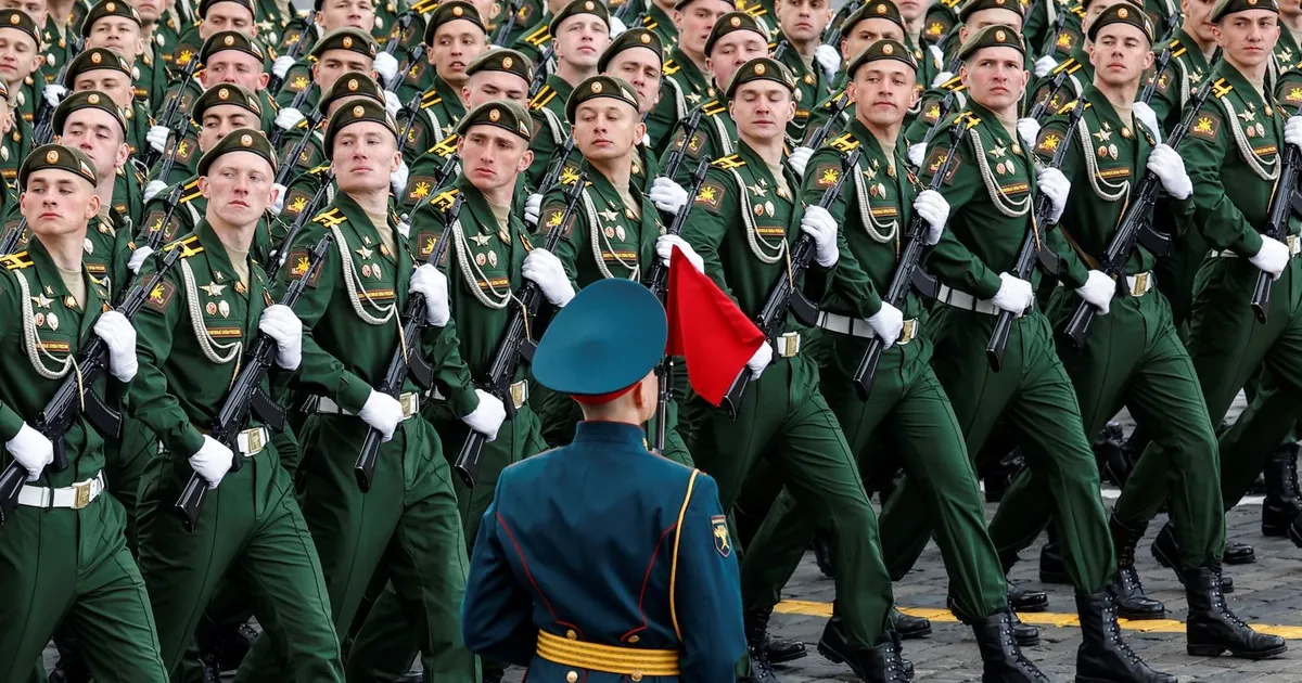 الاتحاد الأوروبي يدعو لقيود على حجم وموازنة الجيش الروسي