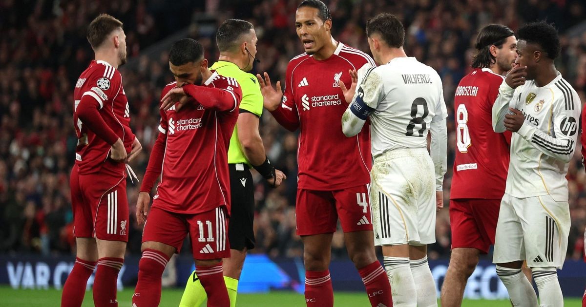 فحص طبي لتحديد طبيعة إصابة فالفيردي أمام ليفربول