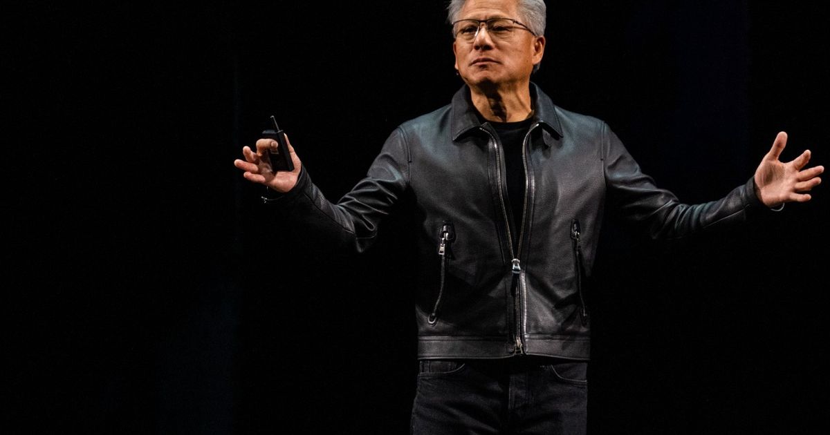 "جوجل" تخترق حصون "إنفيديا" برقائقهافيما كان مستثمرو "إنفيديا" قلقين حيال استمرار الطلب القوي، جاءت "جوجل" لتنافسها على الطلب، بعدما كانت الأولى تتعامل كما لو أنها المصدر الأوحد لقطاع مزدهر بشدة المزيد