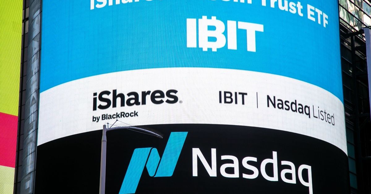 محرك العملات المشفرة في “وول ستريت” يفقد قوته مع خروج الصناديق