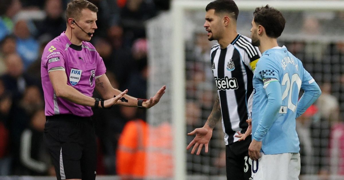 شاهد واحكم.. ما مدى صحة هدف نيوكاسل الثاني ضد مانشستر سيتي؟