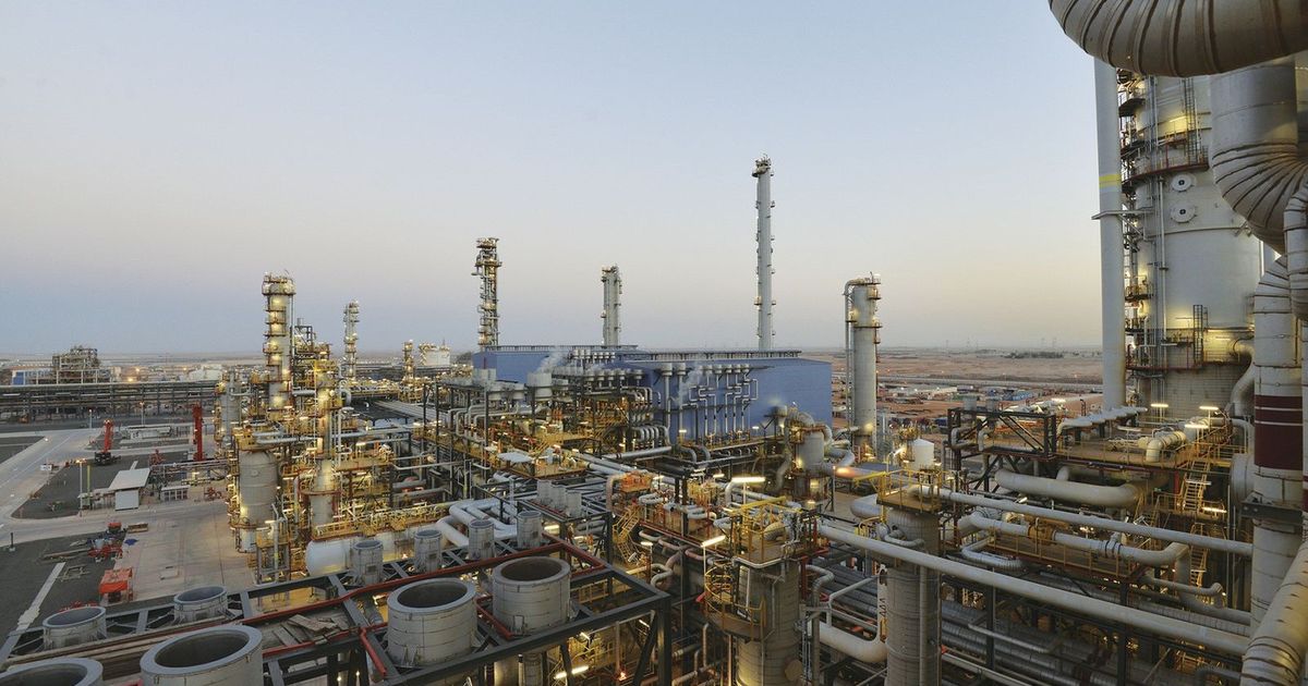 “القابضة للبتروكيماويات” المصرية ترفع استثماراتها 14%