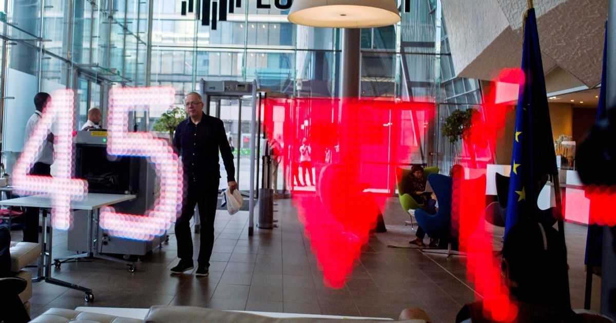 هبوط الأسهم الأوروبية مع انتشار عدوى البيع من وول ستريت للعالم