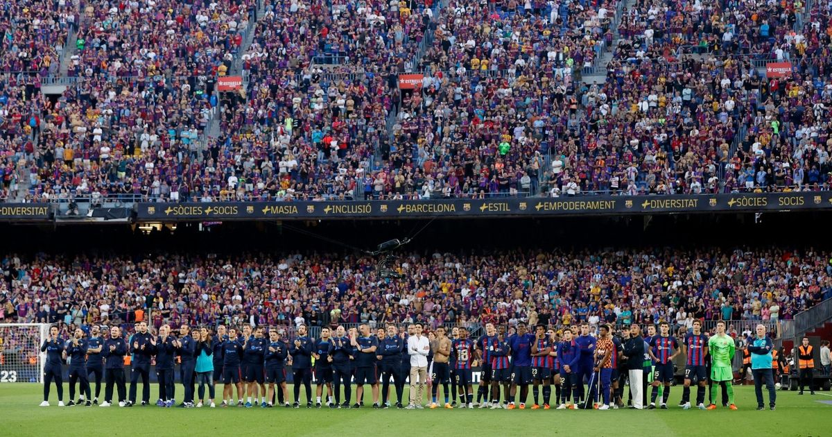 قبل 909 أيام في كامب نو.. طرد وإصابة خطيرة وثنائية للزجاجي