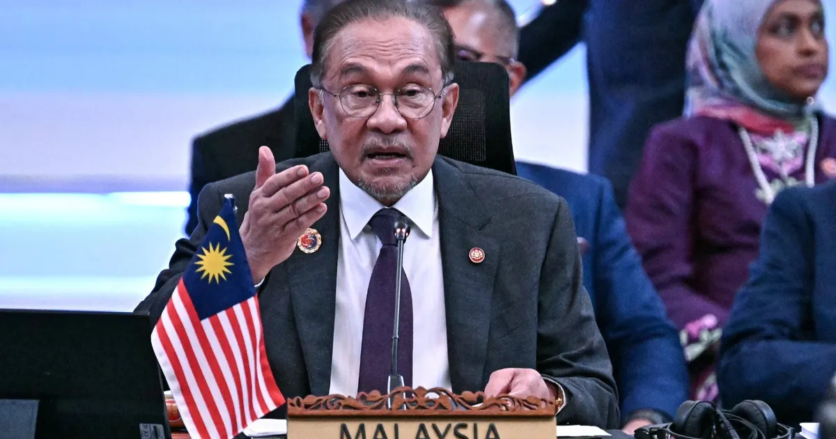 رئيس وزراء ماليزيا: تايلندا وكمبوديا ملتزمتان حل نزاع الحدود