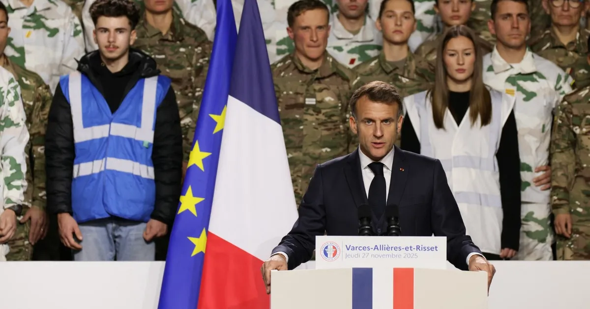 فرنسا تعيد خدمة عسكرية طوعية وماكرون يلمح إلى تجنيد إجباري