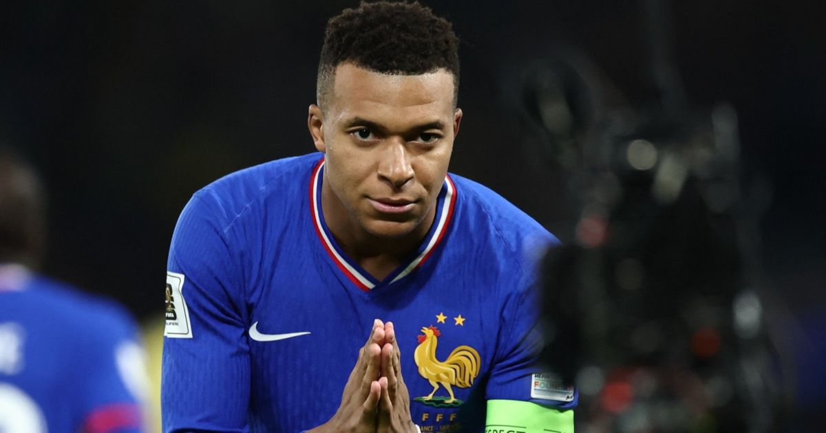مغادرة كيليان مبابي معسكر فرنسا تثير ضجة واسعة