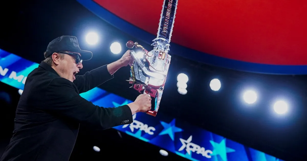 إدارة الكفاءة الحكومية.. منشار البيروقراطية خارج نطاق العمل