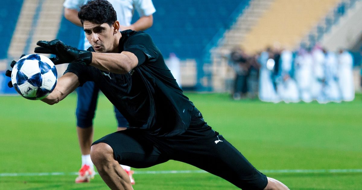 ياسين بونو أفضل حارس في دوري روشن السعودي لشهر أكتوبر