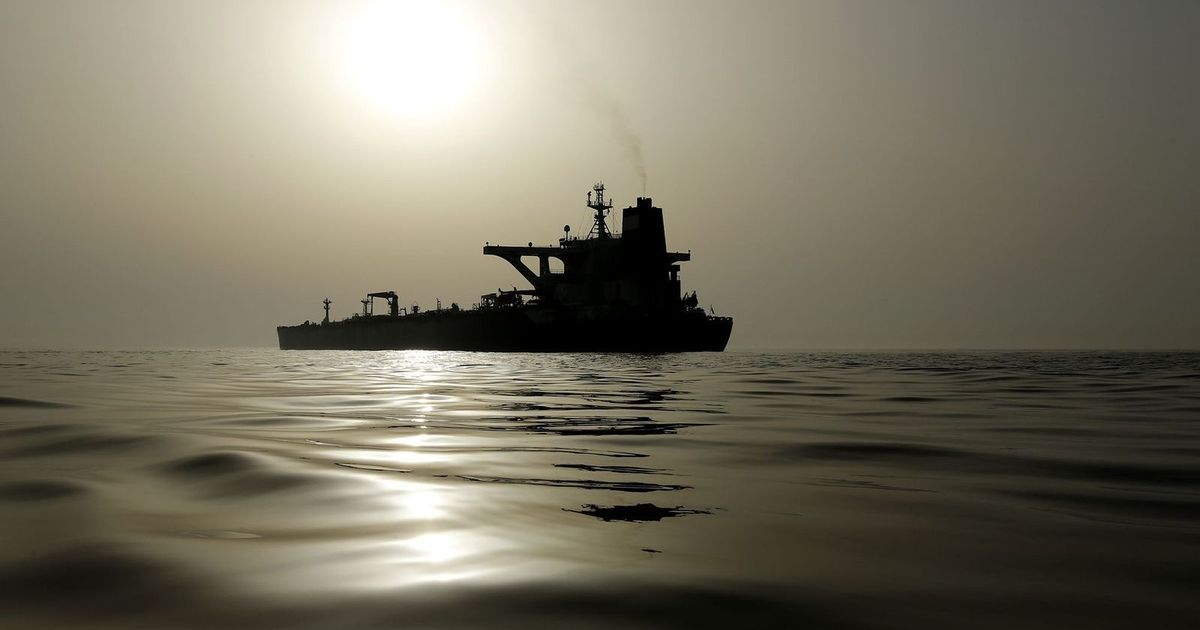 الهند تبحث عن سفن لنقل النفط من الشرق الأوسط قبل سريان العقوبات