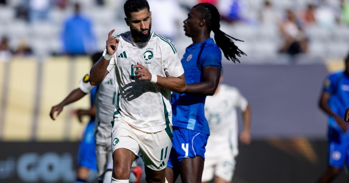 هل يغادر صالح الشهري معسكر منتخب السعودية بسبب الإصابة؟