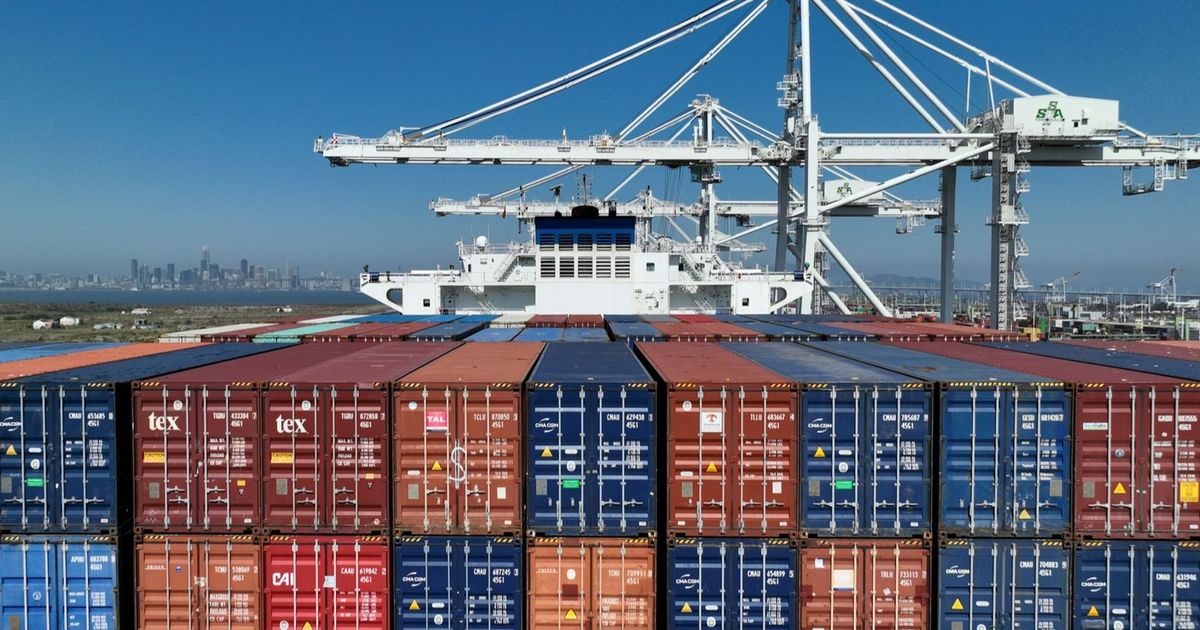 اتفاق مبدئي يخفض الرسوم الأميركية على سويسرا إلى 15%