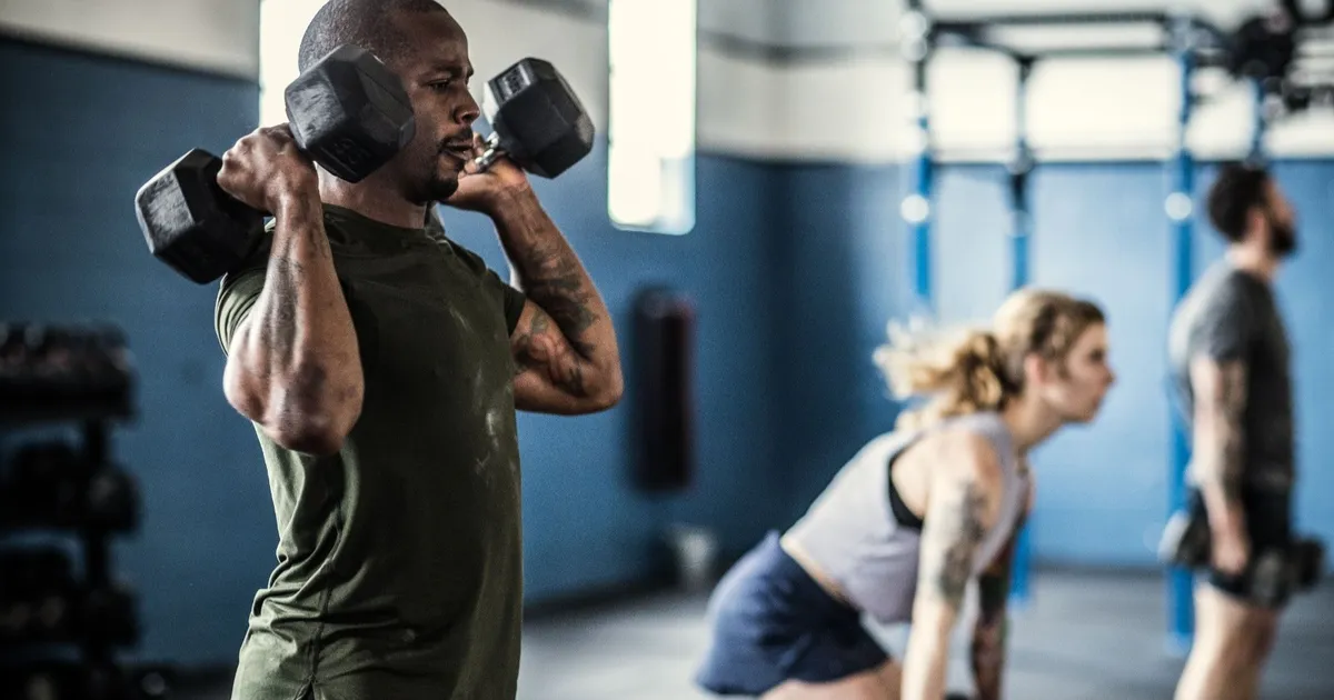 تأخير الشيخوخة وشباب الدماغ.. فوائد إضافة لبناء العضلات