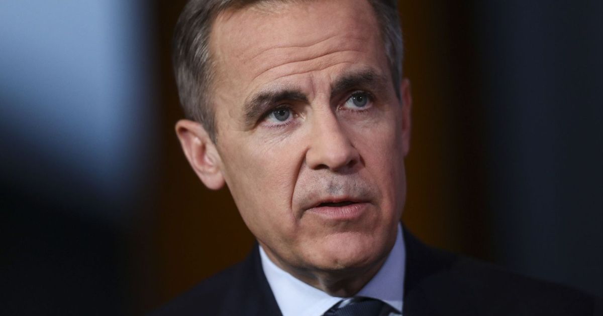 كارني يعتذر لترمب عن إعلان مناهض للرسوم الجمركية