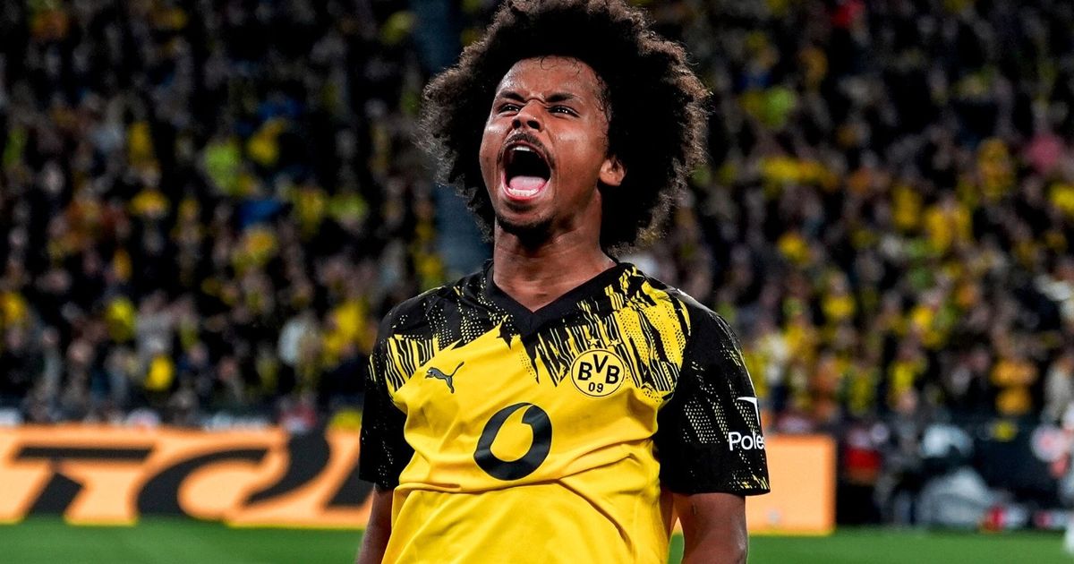 مانشستر يونايتد يراقب نجم دورتموند السريع بعد أزمة مع كوفاتش