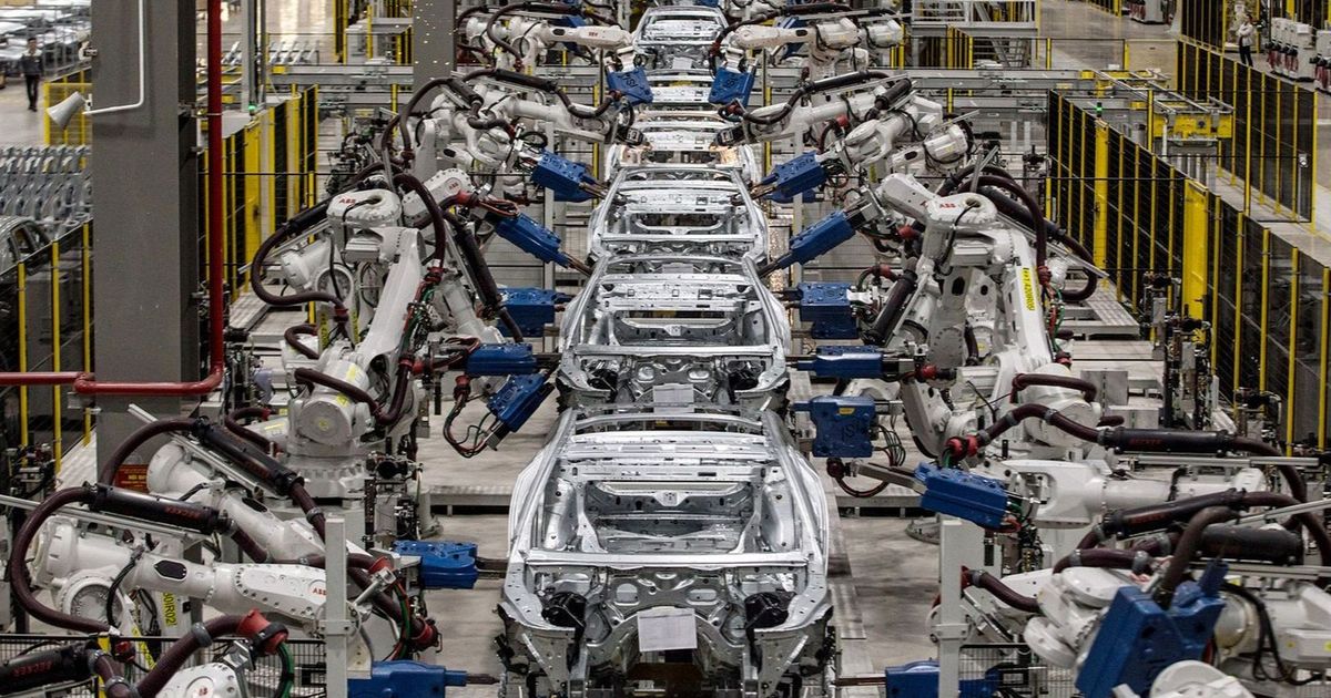 “منصور غروب” تستهدف بدء إنتاج السيارات من مصنعها “ماك” آخر 2026