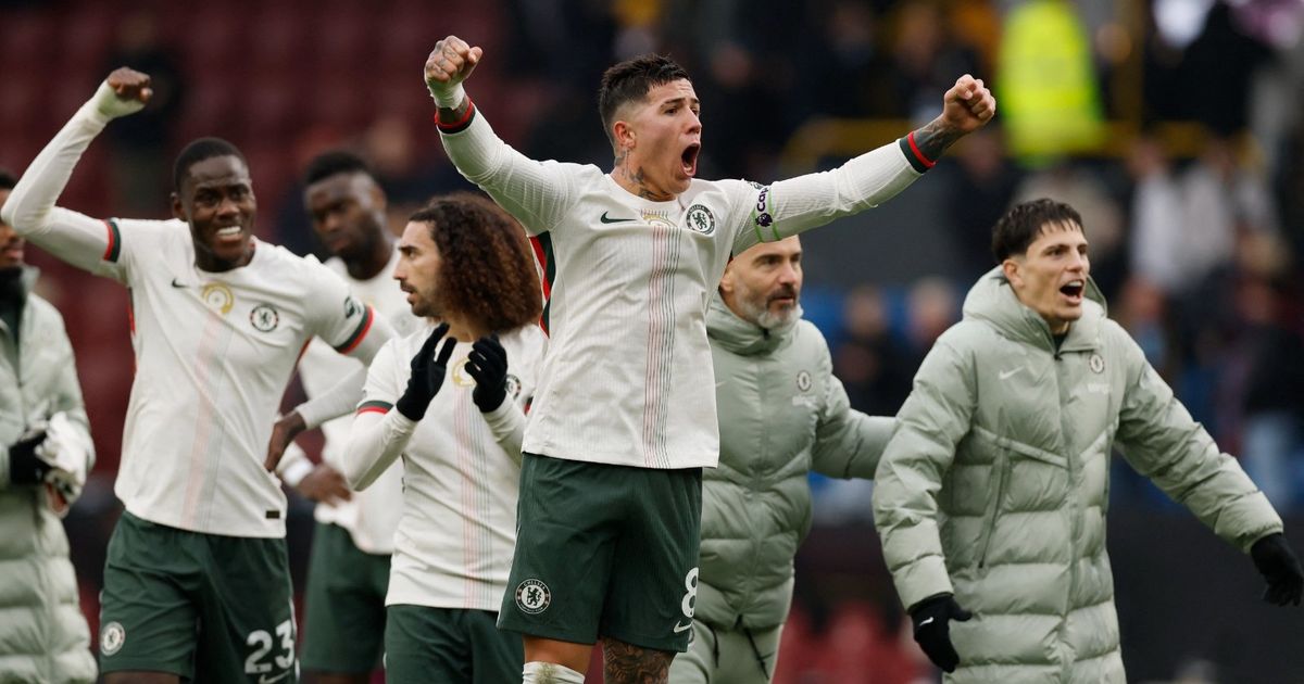 تشيلسي يعبر بيرنلي إلى المركز الثاني في الدوري الإنجليزي