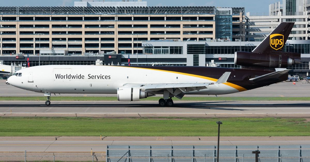 تحطّم طائرة شحن تابعة لـ”UPS” بعد إقلاعها من لويفيل الأميركية