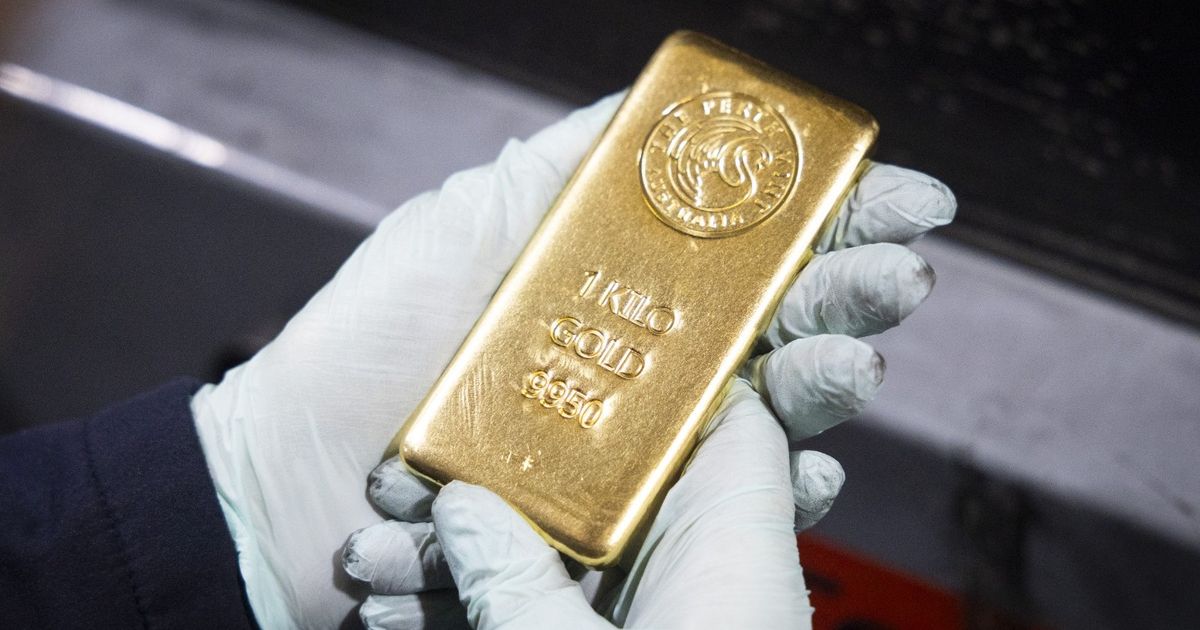 الذهب يرتفع مع استئناف التداول بعد عطل بورصة شيكاغو التجارية