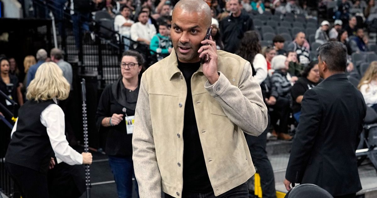 الأسطورة توني باركر مدرباً لفرنسا تحت 17 عاماً في كرة السلة