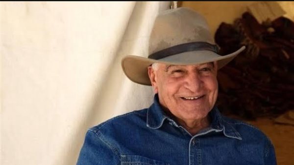 عالم الأثار العالمي