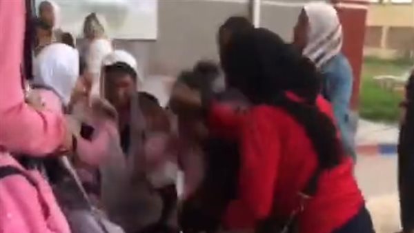 براءة 7 طالبات.. قرار جديد بشأن واقعة التعدي على ولية أمر داخل مدرسة بالإسكندرية