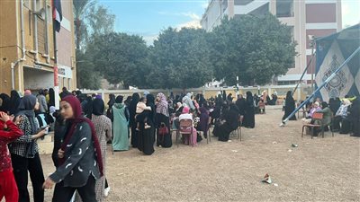 استمرار توافد الناخبين على اللجان الانتخابية بقنا للإدلاء بأصواتهم بانتخابات النواب