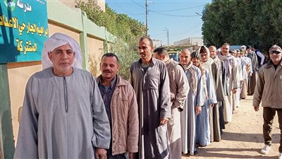 كبار السن تصدروا المشهد.. إقبال الناخبين على لجان مركز يوسف الصديق بالفيوم