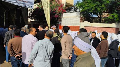 انتظام التصويت بدائرة الرمل.. والشباب يتصدرون المشهد منذ الساعات الأولى