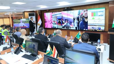 محافظ الجيزة يتابع فتح لجان الدائرة الثامنة في إمبابة والمنيرة الغربية ويؤكد انتظام العملية الانتخابية