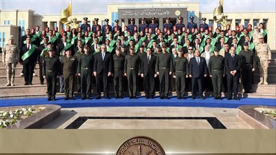 الأكاديمية العسكرية المصرية تحتفل بانتهاء دورة تعايش طلبة جامعة القاهرة