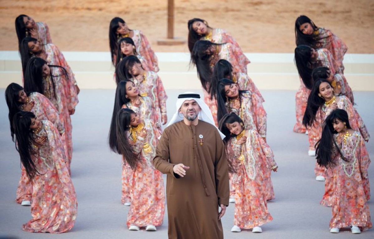  حسين الجسمي ينشد في حب الإمارات خلال الحفل 