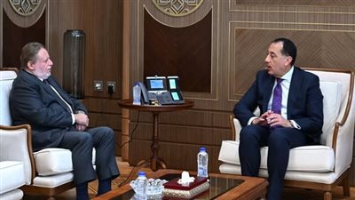 رئيس الوزراء يلتقي محافظ البنك المركزي لمتابعة جهود التنسيق المشترك في عدد من الملفات الاقتصادية