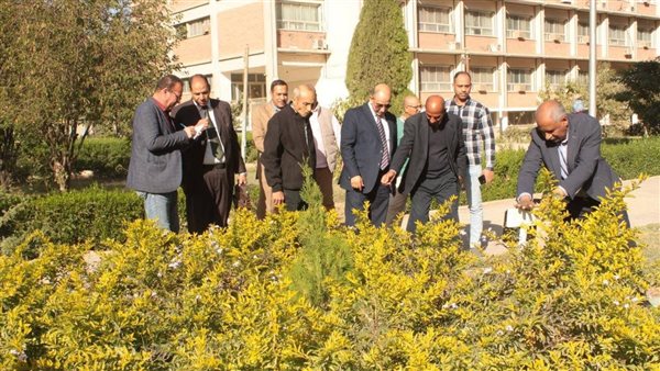 جامعة أسيوط ترفع كفاءة البنية الجمالية للحرم.. وتوجيهات بزيادة المساحات الخضراء