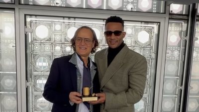 بلد الفن والموضة والثقافة.. محمد رمضان يعلق على تكريمه من وزير الثقافة الفرنسي