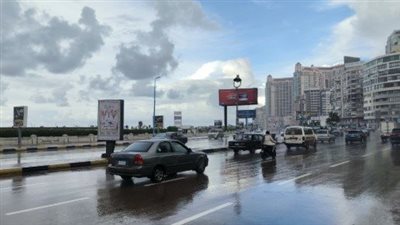 الإسكندرية تواجه نوة قاسم الثانية.. أمطار رعدية غزيرة وأمواج تصل 3 أمتار