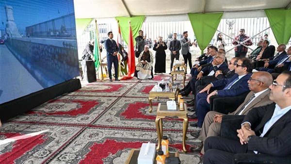 رئيس جامعة بورسعيد يشارك فى افتتاح مجمع “السيد متولي” الرياضي