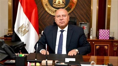 كامل الوزير لأحد عمال مصنع «هِو» بقنا: بتقبض كام؟.. والعامل: 2500 جنيه في الأسبوع