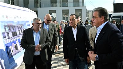 رئيس الوزراء يتفقد مشروع إنشاء مستشفى شبين القناطر المركزي