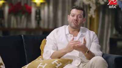 القعدة مع ولادي بالدنيا ومبحبش الغباء.. أبرز تصريحات عمرو يوسف في عندك وقت مع عبلة