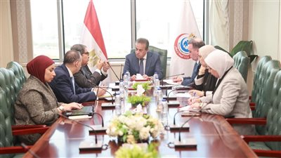 وزير الصحة يبحث مع «إي فاينانس» و«إي هيلث» سبل التعاون في القطاعات ذات الصلة بالخدمات الصحية والدعم الفني