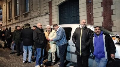 في الساعات الأخيرة لليوم الأول.. استمرار توافد أبناء الجالية المصرية في فرنسا للإدلاء بأصواتهم في انتخابات مجلس النواب