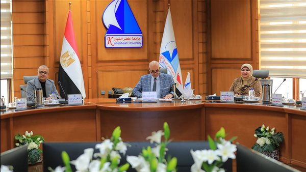 جامعة كفرالشيخ الأهلية تناقش استعدادات الامتحانات وانتظام العملية التعليمية