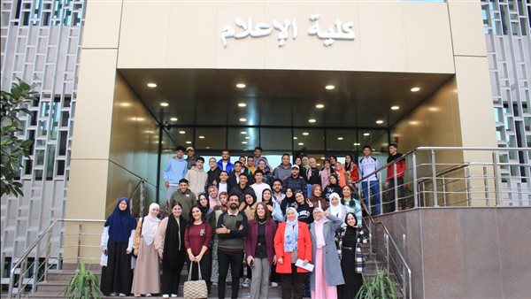 “كيف تكون مذيع راديو” ورشة عمل بكلية الإعلام جامعة عين شمس