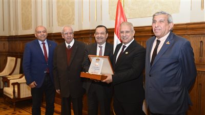 زراعة الشيوخ تكرم رئيسها ووكيلها بالفصل التشريعى الأول (صور)