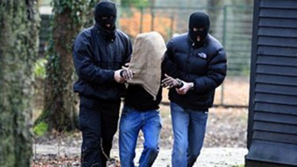 خطف طالب وطلب فدية مالية مقابل إطلاق سراحه في الجيزة